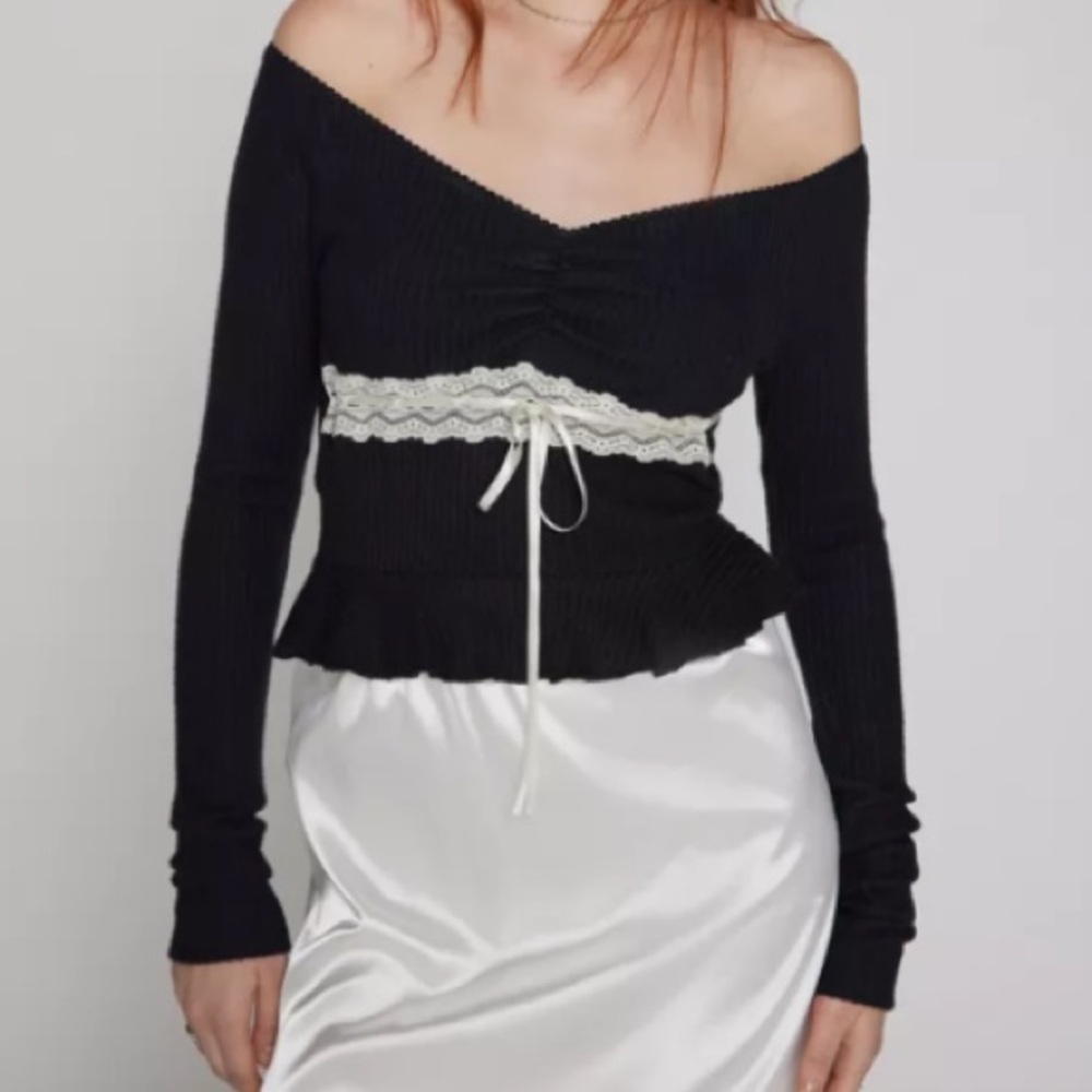 New Urban Outfitters Kimchi Blue Romantic Black Long Sleeve Top XS Lace Waist